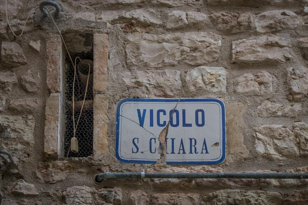 Appartamenti Turistici Vicolo S. Chiara Sassoferrato Exterior foto
